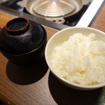松尾ジンギスカン - ライス、みそ汁