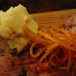 ラ フルール ド スリジエ - アンチョビじゃがいもサラダと人参のラペ