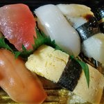 魚きん - 握り寿司（右アップ）