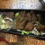 ステーキの志摩 - ピリ辛口の牛煮込み