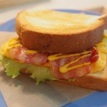 トドルパフ - タートルズのベーコンエッグトースト