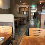 ベスパベスパ - 店内奥から入り口をパシャ
平日の１３時半