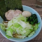 武蔵家 - 味玉ラーメン＋キャベツ