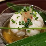 馳走 啐啄一十  - (01)真鯛(山口県周防大島産)の白子饅頭
      産卵期は春～初夏、旬は秋～晩冬
      白子も最終の時期
      非常に滑らかな仕上がりの真鯛の白子饅頭は穏やかなコクとクリーミーさがあり、それをポン酢でサッパリと頂きます