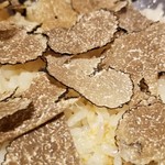 馳走 啐啄一十  - (21)春トリュフ(イタリア産)ご飯(プレーン)、毛蟹(北海道函館産)入り
      春トリュフの控えめながらも艶やかな薫りが立ち昇って来ます。