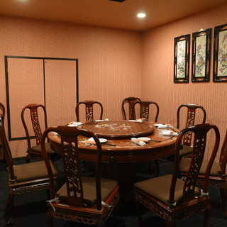 屋台風や格式ある部屋など◎様々なシチュエーションに対応の店内