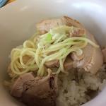 ラーメン赤大屋 - ライス小+オンザラーメン