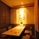 h Kakurega Dainingu Rabu - 完全個室のテーブル席。4名様～12名様！