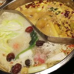 中国火鍋専門店 小肥羊 - 白湯・麻棘スープ