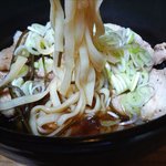 風遊斎 - 木灰うどぅんの麺