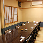 Aji Takarazushi Honten - ゆったりくつろげるお座敷テーブル個室