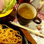 洋食ライスハウス - お味噌汁(本来はお麩が入っています)