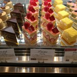 ドゥブルベ・ボレロ - うっとりと気品あふれるプチガトーがズラリ（その2）