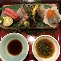 懐石 ふじ木 - 本鮪、鯛、車海老、平目、鰹、いくら、生しらす（岩塩の器）