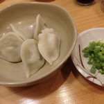 札幌ザンギ本舗 - 水餃子
