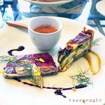 アンブレイス - ダークチェリーのガスパチョ　由良産穴子とセリのキッシュ　テット・ド・フロマージュ