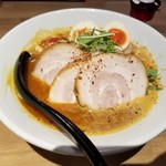 ソラノイロ トンコツ&キノコ - 特製スパイストンコツソバ