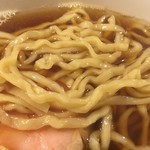 らぁめんや やしげる - 平打ち麺アップ