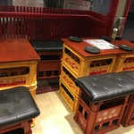 たまには焼肉 - (内観)テーブル席