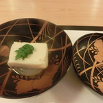 焼きタマネギと湯葉豆腐のお椀