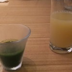 ホテルカンラ京都 - グレープフルーツジュースと野菜ジュース