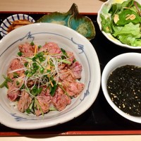 牛刺しと焼肉 仔虎 クリスロード店 - 