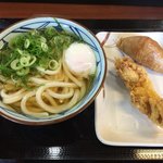 丸亀製麺 - 冷やかけうどん 温泉たまご
            いなり かしわ天