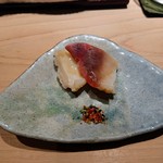 匠 進吾 - 北寄貝の炙り、七味で