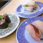 無添くら寿司 - 料理写真:税抜き100円均一です