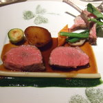 グランメゾン グラシアニ - 仔羊の低温オイル長時間調理、パセリとクレソンのジュ夏野菜と三つ葉のクローバーのイマージュ