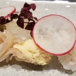 日本料理 TOBIUME - ⑥海味～"厳つさとは裏腹に"
      虎魚(福岡県芦屋産)
      身・・しっとりした優しい脂のり
      皮・・プルプルのゼラチン
      身皮・モチモチな柔肌
      胃袋・コリコリと滋味深い
      真子・穏やかで優しい旨み