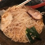 アジアン麺 - 