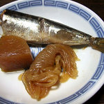 よし半 - お通し（イワシ煮）
