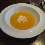 L'API - カボチャとリコッタチーズの冷製スープ