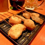 Nomikuiretoro Sakaba Komanechi - ＊串カツ（1本:¥100）
                        ・玉ネギ
                        ・タコヤキ
                        ・レンコン
                        ・牛肉
                        ＊ワイルド串（1本:¥300）
                        ・ワニ肉
                        ・ダチョウ肉
                        ・カンガルー肉