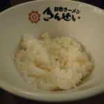 中村商店 - 鶏の唐揚げセットには、ご飯も付きます。