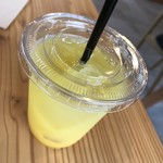 ビトウィーン ザ ブレッド - オレンジジュース