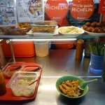 Lor Mee 178 - 薬味（すりおろしにんにく、とうがらし、刻みパクチー）や黒酢、チリソースのカスタマイズは必須