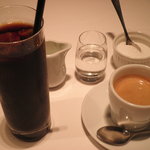 エノテカ・オルモ・デル・カウカソ - アイスコーヒーとエスプレッソ