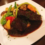 エ パタティ エ パタタ - 牛頬肉の赤ワイン煮