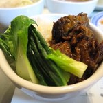 三茶酒家 香港バル213 - ミニ牛バラ煮込み飯