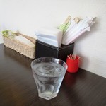 アジアン料理 バターチキン - テーブル席の卓上