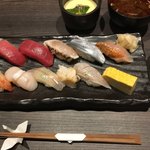 赤坂 すし 秀 - ランチメニュー〜にぎり１０貫