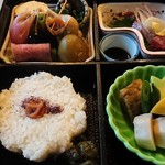 蓬莱吉日庵 - 松花堂弁当