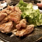 百々屋 - 鶏の黒胡椒焼き