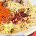 ラーメン二郎 - 粗挽き唐辛子投下～♪
