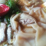 麺切り 白流 - ワンタン