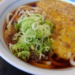 どんどん庵 - うどんコロ大盛。納豆卵。550円也