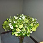 宮越屋珈琲 - 不思議な空間の不思議な造花オブジェ