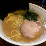 横浜家系ラーメン 中島家 - (味)濃いめ、(脂)少なめ